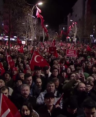CHP’nin Bolu mitingi… Özgür Özel: “Sayın Erdoğan’ı Oval Ofis merkezli değil Ankara merkezli siyaset yapmaya davet ediyorum”