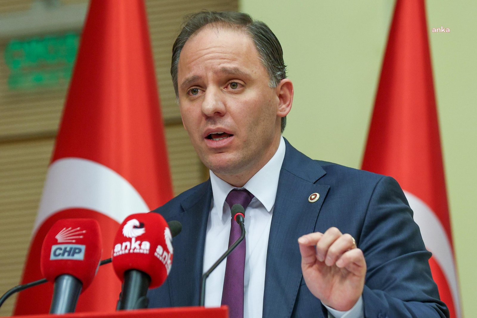 8a37b920a0c9a50dd77d9a4571998dfc